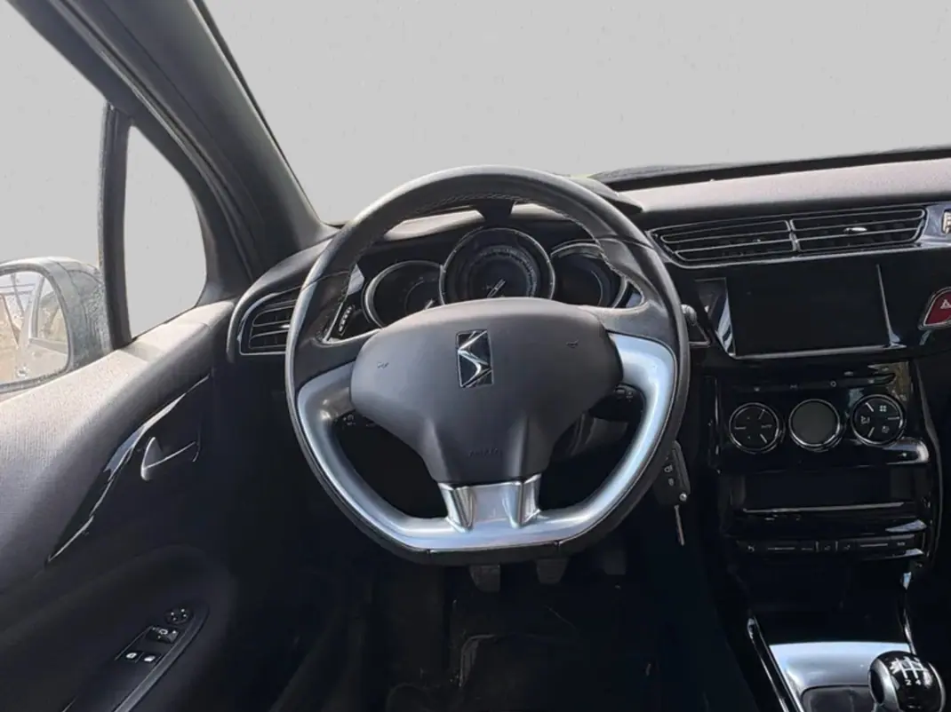 DS DS3 2016 - 8500 EUR, 122500 km - AUTO.MOTO.pt - 122500km - foto 9 de 11