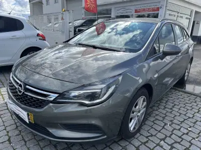 Opel Astra Sports Tourer 2019 - 12000 EUR, 101425 km - 101425km - foto 1 de 16