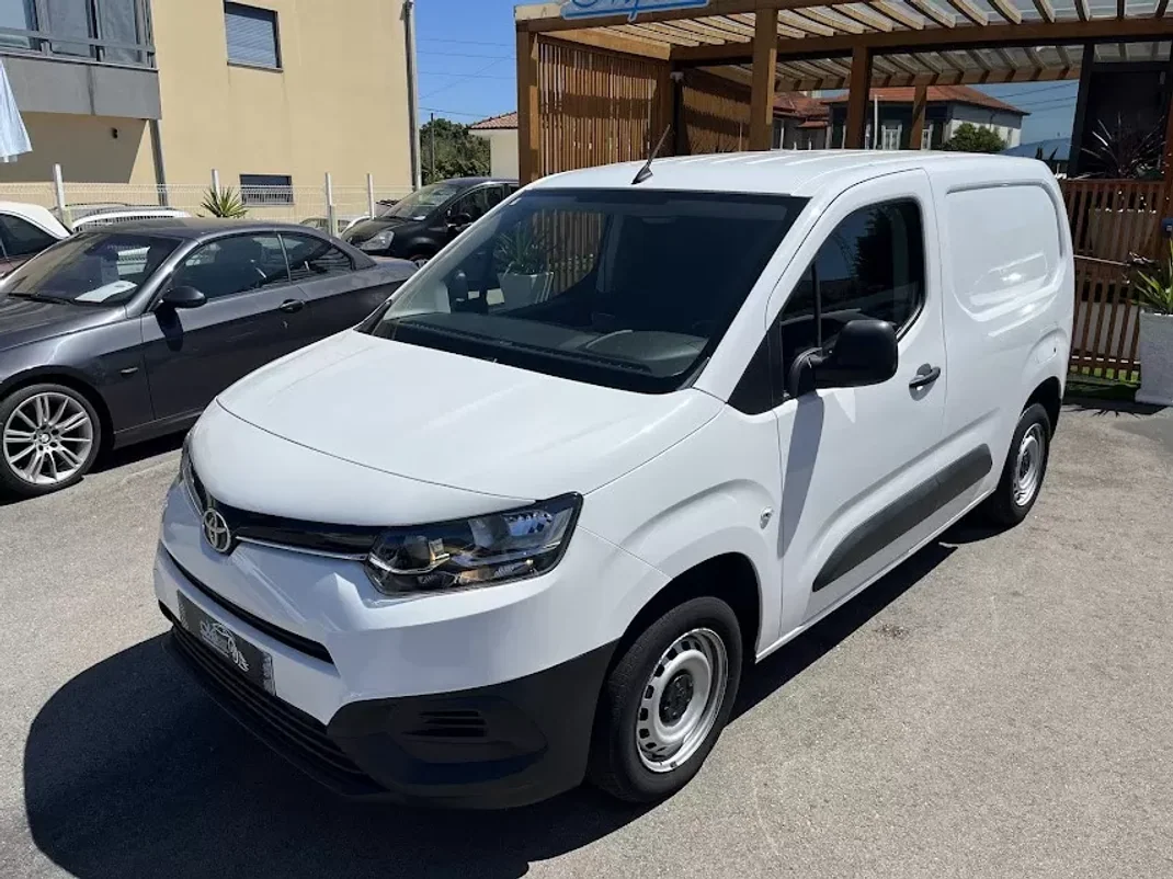 Toyota PROACE CITY 1.5D 100cv EXCLUIVE 2020 - 16450 EUR, 62000 km - AUTO.MOTO.pt - 62000km - foto 28 de 35