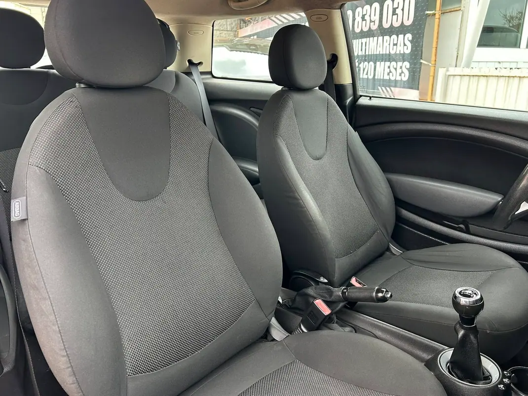 MINI One 2011 - 8700 EUR, 220000 km - AUTO.MOTO.pt - 220000km - foto 27 de 31