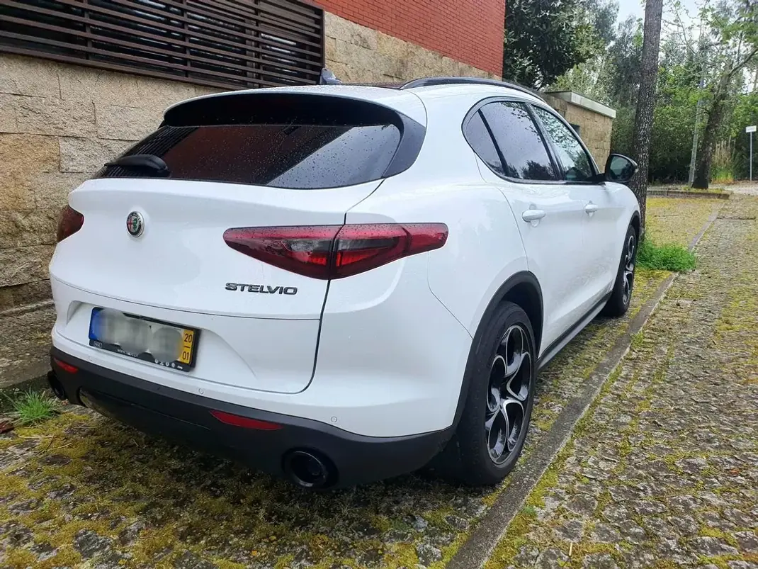 Alfa Romeo Stelvio 2020 - 31500 EUR, 48500 km - AUTO.MOTO.pt - 48500km - foto 10 de 31