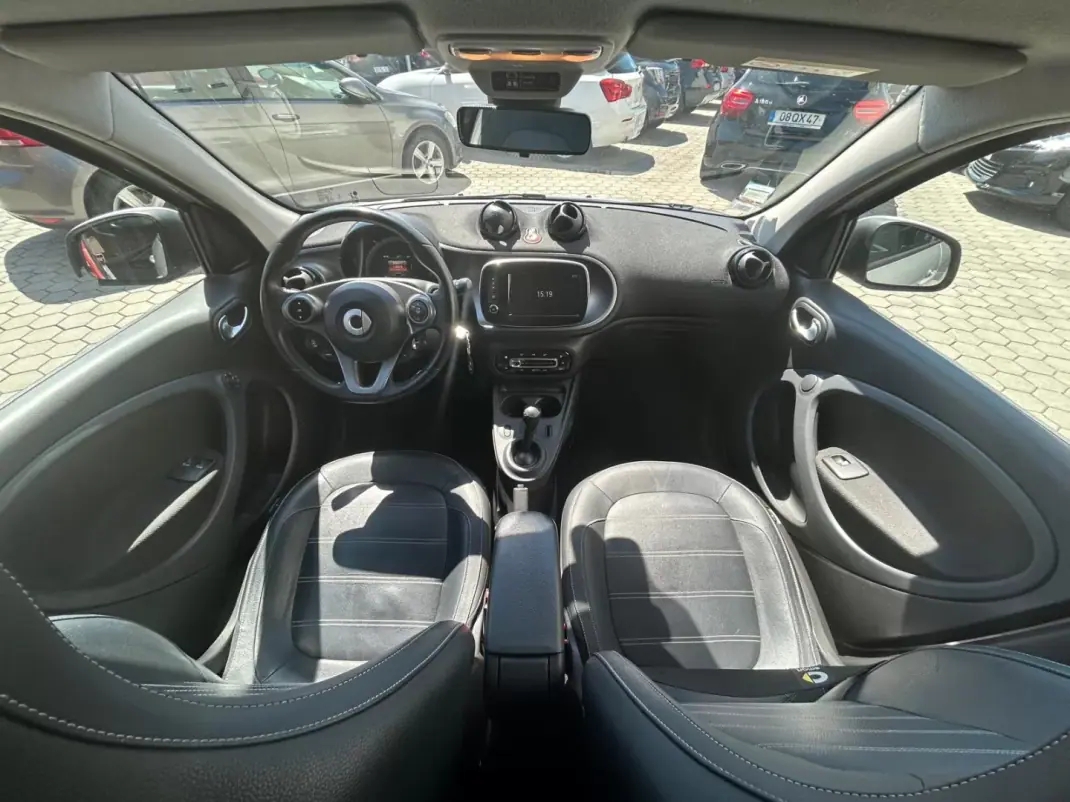 Smart ForFour 2018 - 10950 EUR, 118372 km - AUTO.MOTO.pt - 118372km - foto 15 de 21