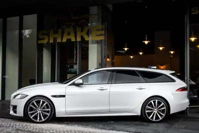 Jaguar XF Sportbrake 2019 - 23990 EUR, 147458 km - AUTO.MOTO.pt - 147458km - foto 2 de 45