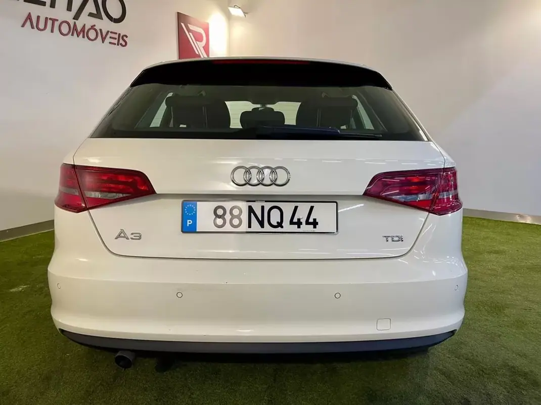Audi A3 Sportback 2013 - 12500 EUR, 175000 km - AUTO.MOTO.pt - 175000km - foto 8 de 25