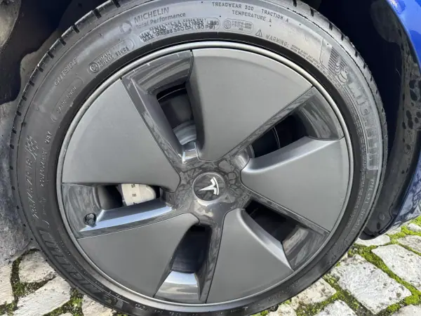 Tesla Model 3 2021 - 26500 EUR, 105000 km - AUTO.MOTO.pt - 105000km - foto 37 de 37