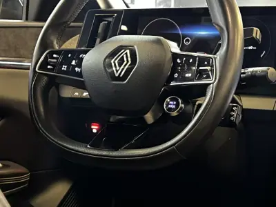 Renault Mégane E-Tech 2022 - 27990 EUR, 50000 km - AUTO.MOTO.pt - 50000km - foto 13 de 54