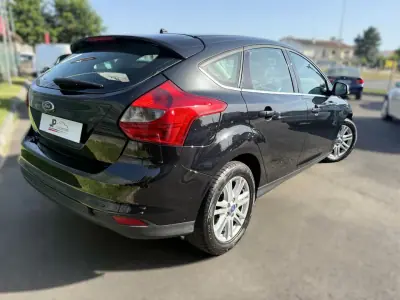 Ford Focus 2014 - 8250 EUR, 213902 km - AUTO.MOTO.pt - 213902km - foto 7 de 19