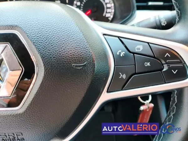 Renault Clio 2023 - 15950 EUR, 55104 km - AUTO.MOTO.pt - 55104km - foto 17 de 31