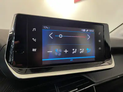 Peugeot 208 2022 - 13450 EUR, 145000 km - AUTO.MOTO.pt - 145000km - foto 23 de 29