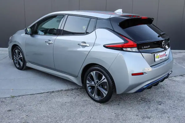 Nissan Leaf 2022 - 16500 EUR, 48298 km - AUTO.MOTO.pt - 48298km - foto 5 de 37