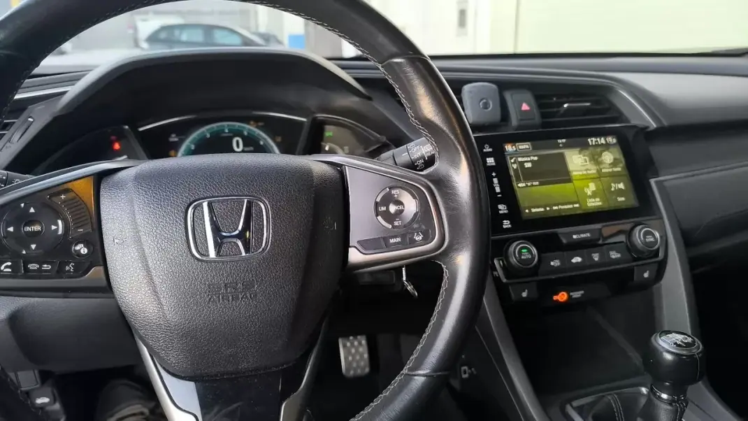 Honda Civic 2017 - 16500 EUR, 74000 km - AUTO.MOTO.pt - 74000km - foto 8 de 21