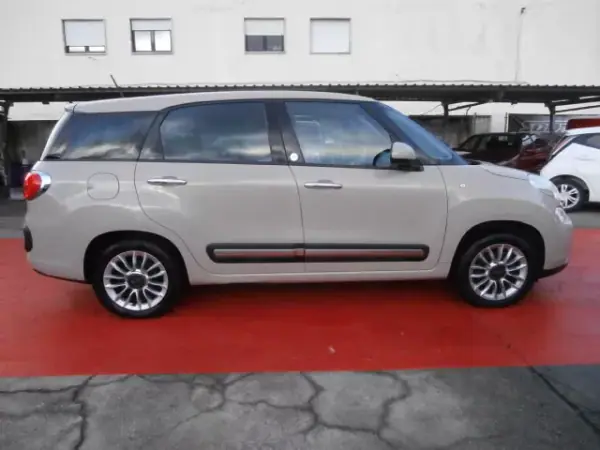 Fiat 500L 2013 - 7500 EUR, 175007 km - AUTO.MOTO.pt - 175007km - foto 4 de 32