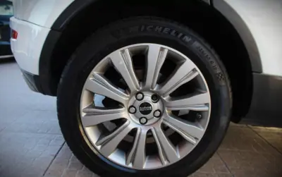 Land Rover Range Rover Evoque 2013 - 18990 EUR, 209500 km - AUTO.MOTO.pt - 209500km - foto 41 de 50
