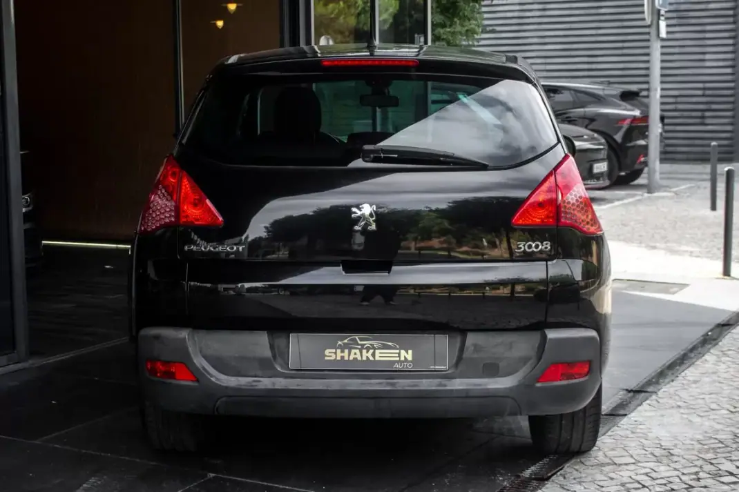 Peugeot 3008 2010 - 7490 EUR, 200623 km - AUTO.MOTO.pt - 200623km - foto 8 de 36