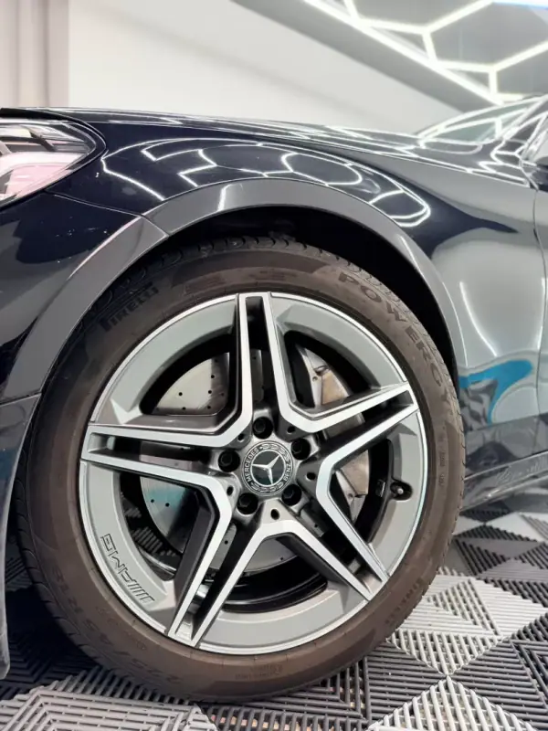 Mercedes-Benz C 300 2019 - 20999 EUR, 234000 km - AUTO.MOTO.pt - 234000km - foto 3 de 24