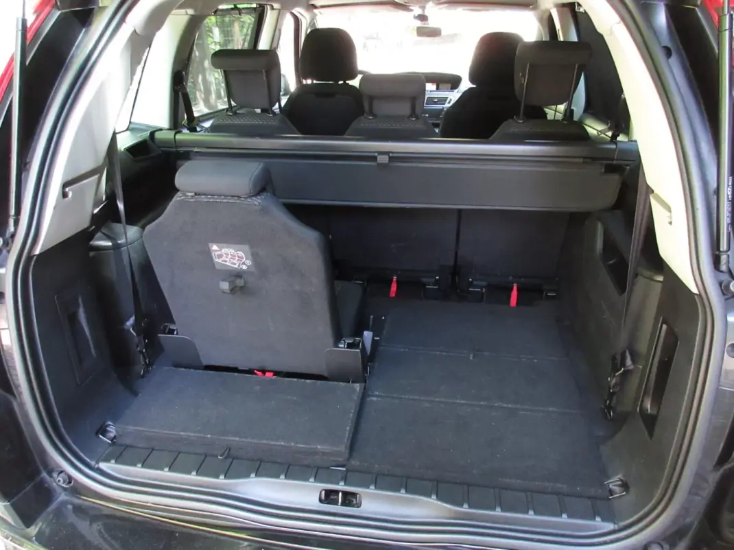 Citroën C4 Grand Picasso 2010 - 3490 EUR, 330000 km - AUTO.MOTO.pt - 330000km - foto 23 de 40