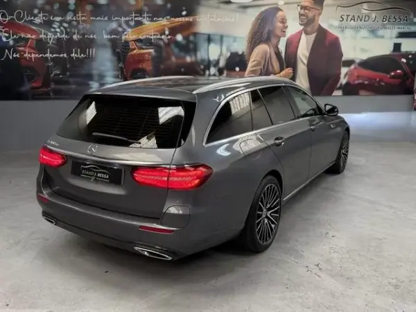 Mercedes-Benz E 300 2019 - 25750 EUR, 235639 km - AUTO.MOTO.pt - 235639km - foto 15 de 20