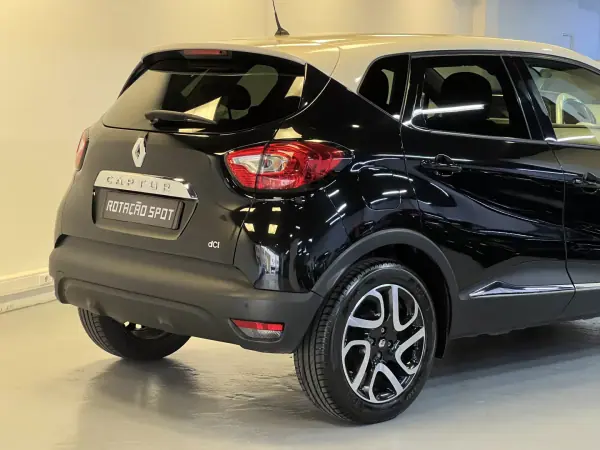 Renault Captur 2015 - 10990 EUR, 150000 km - AUTO.MOTO.pt - 150000km - foto 28 de 36