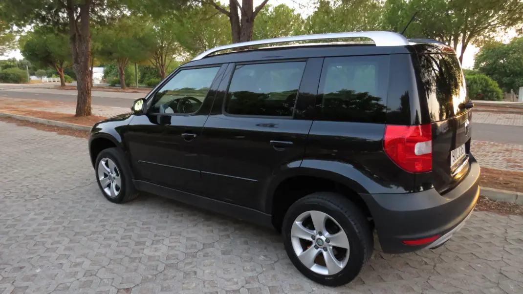 Skoda Yeti 2011 - 11400 EUR, 127000 km - 127000km - foto 4 de 15