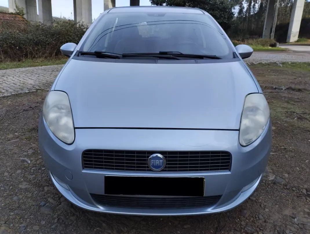 Fiat Grande Punto 2006 - 2750 EUR, 210000 km - AUTO.MOTO.pt - 210000km - foto 2 de 20
