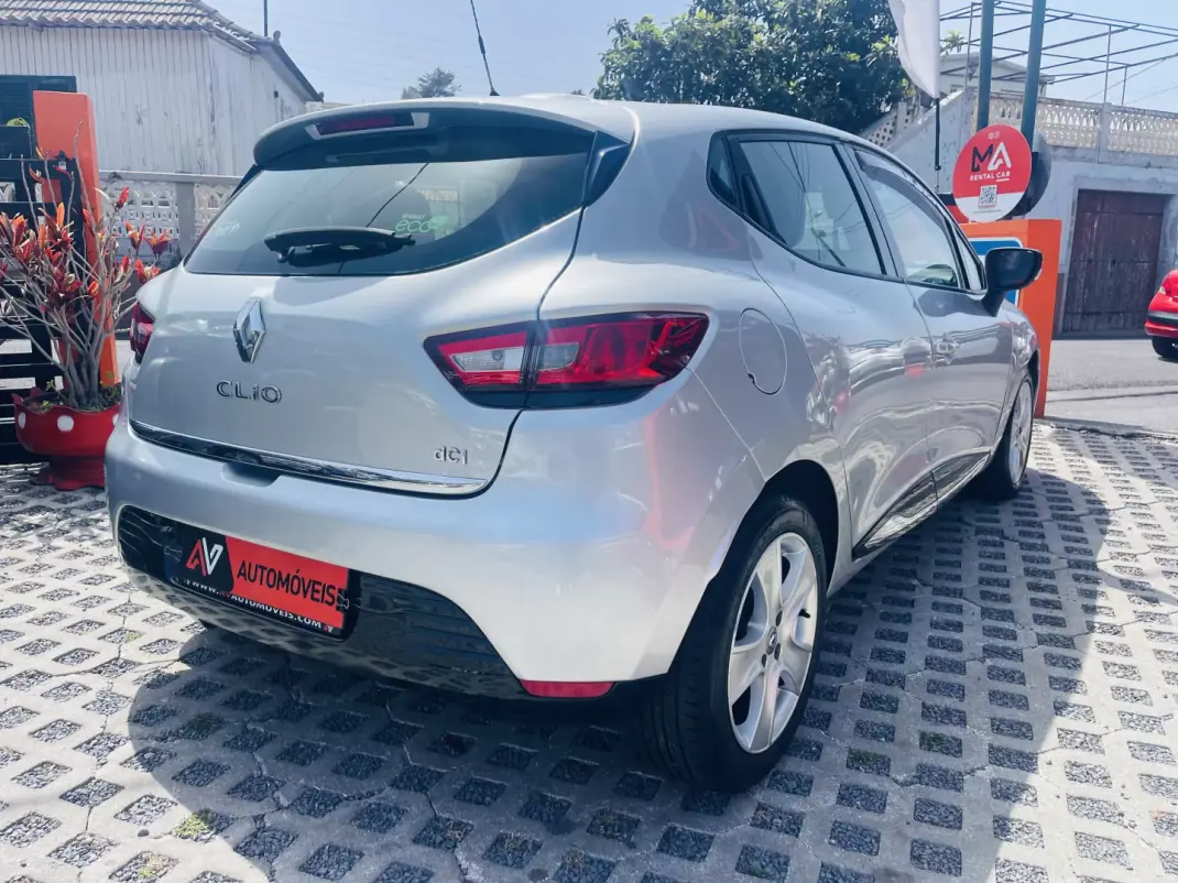 Renault Clio 2015 - 9950 EUR, 192514 km - AUTO.MOTO.pt - 192514km - foto 7 de 12