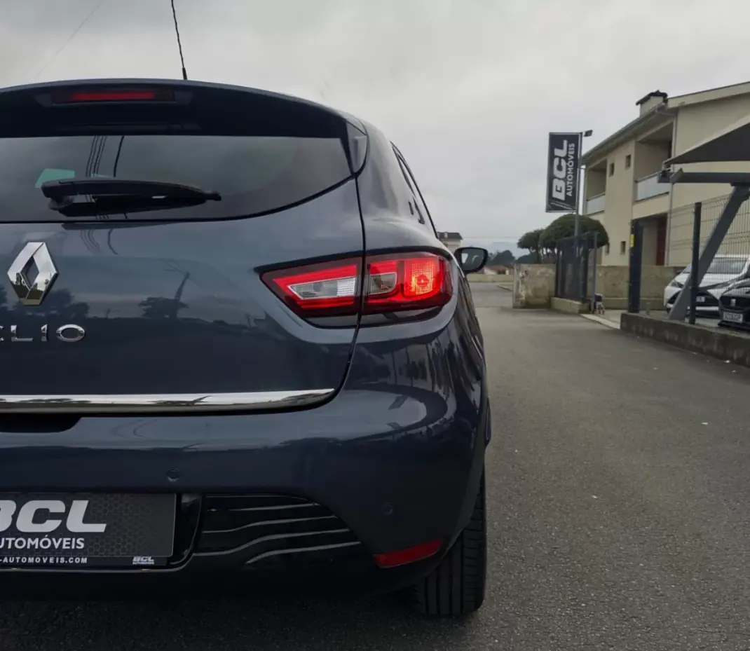 Renault Clio 2019 - 10990 EUR, 128000 km - AUTO.MOTO.pt - 128000km - foto 7 de 43