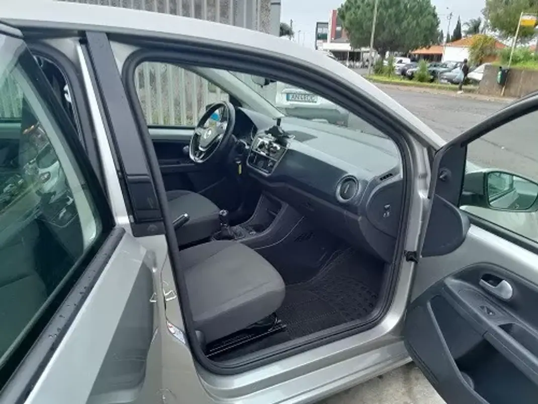 Volkswagen Up! 2024 - 15900 EUR, 43000 km - AUTO.MOTO.pt - 43000km - foto 9 de 9