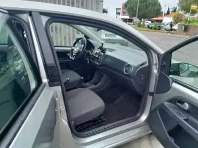 Volkswagen Up! 2024 - 15900 EUR, 43000 km - AUTO.MOTO.pt - 43000km - foto 9 de 9