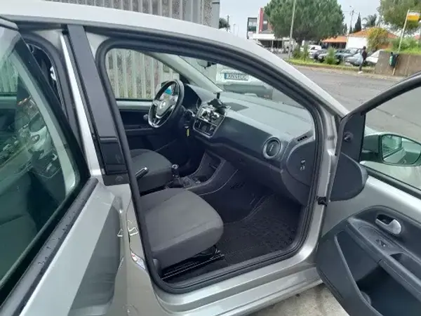 Volkswagen Up! 2024 - 15900 EUR, 43000 km - AUTO.MOTO.pt - 43000km - foto 9 de 9