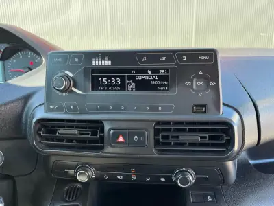 Peugeot 2019 - 12300 EUR, 92000 km - AUTO.MOTO.pt - 92000km - foto 18 de 19