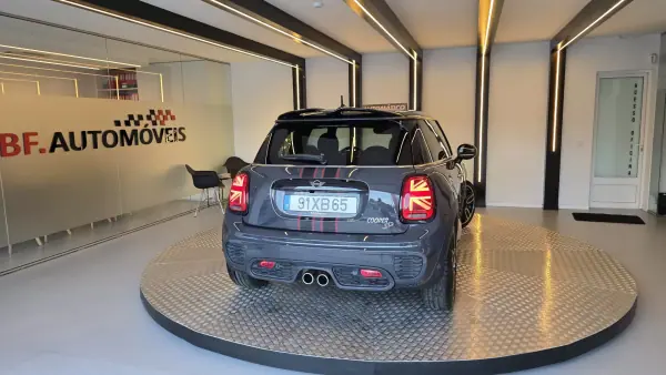 MINI Cooper 2019 - 24900 EUR, 114062 km - AUTO.MOTO.pt - 114062km - foto 18 de 61
