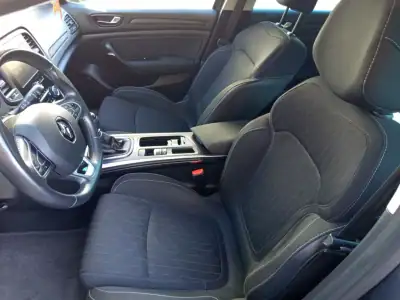 Renault Mégane Sport Tourer 2018 - 14990 EUR, 170135 km - AUTO.MOTO.pt - 170135km - foto 6 de 10