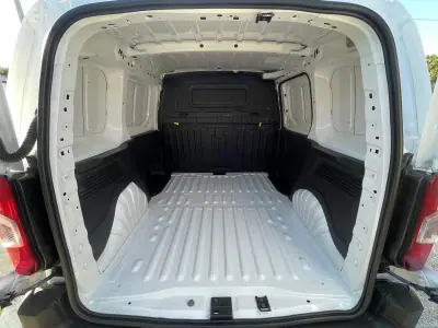 Citroën Berlingo 2020 - 10750 EUR, 156000 km - AUTO.MOTO.pt - 156000km - foto 29 de 32