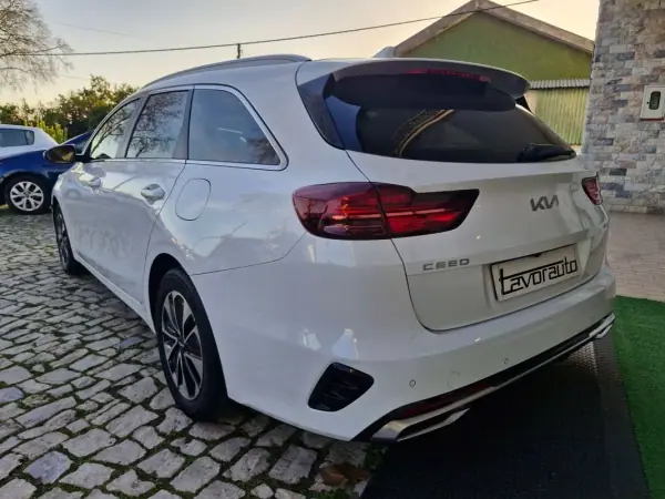 Kia Ceed SW 2023 - 23500 EUR, 82000 km - AUTO.MOTO.pt - 82000km - foto 6 de 42