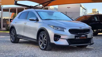 Kia XCeed 2022 - 17500 EUR, 75020 km - AUTO.MOTO.pt - 75020km - foto 6 de 25