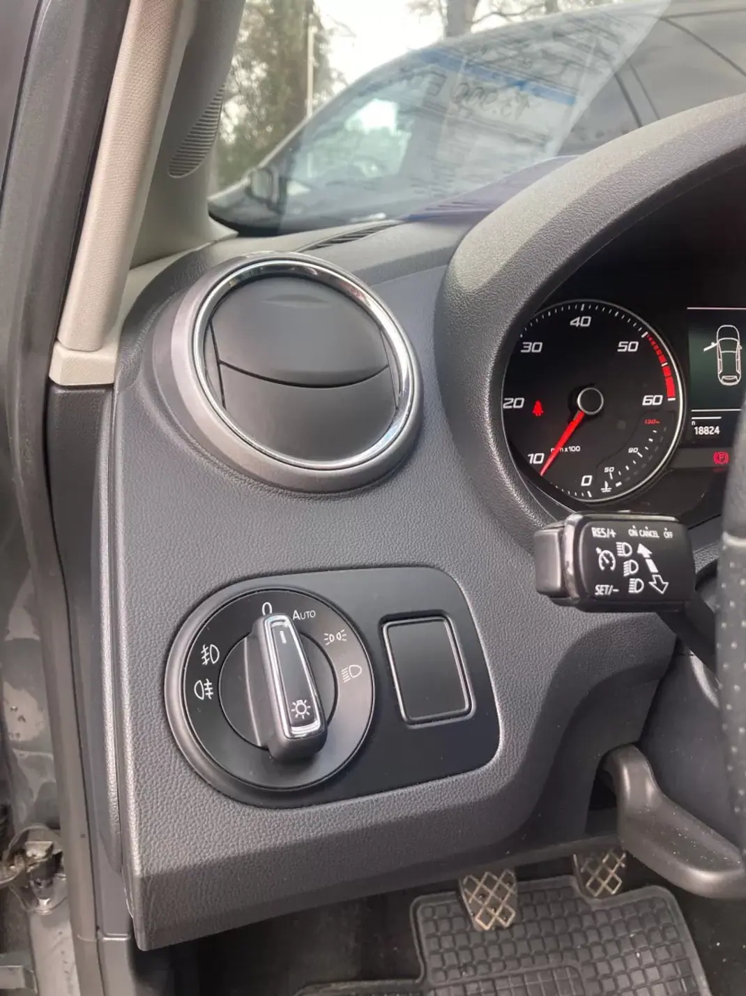 SEAT Ibiza 2016 - 13900 EUR, 118800 km - AUTO.MOTO.pt - 118800km - foto 16 de 24