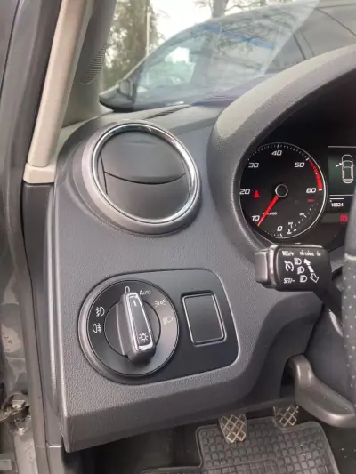 SEAT Ibiza 2016 - 13900 EUR, 118800 km - AUTO.MOTO.pt - 118800km - foto 16 de 24