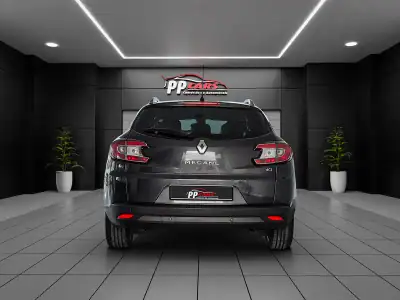 Renault Mégane Sport Tourer 2009 - 10450 EUR, 160000 km - AUTO.MOTO.pt - 160000km - foto 52 de 60