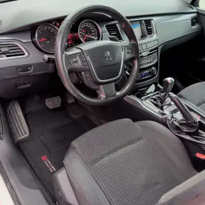 Peugeot 508 SW 2012 - 9900 EUR, 259271 km - AUTO.MOTO.pt - 259271km - foto 9 de 18