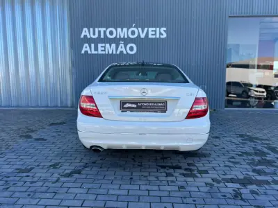 Mercedes-Benz C 220 2012 - 17500 EUR, 190898 km - AUTO.MOTO.pt - 190898km - foto 10 de 19