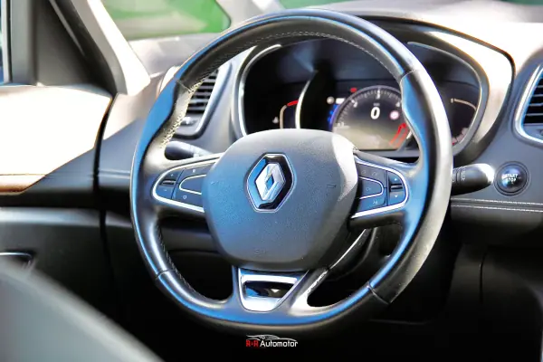 Renault Scénic 2017 - 15750 EUR, 97000 km - AUTO.MOTO.pt - 97000km - foto 13 de 31