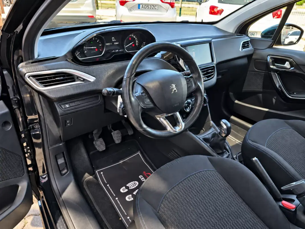 Peugeot 208 2018 - 9500 EUR, 102011 km - 102011km - foto 10 de 10