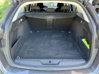 Peugeot 308 SW 2019 - 13000 EUR, 76390 km - AUTO.MOTO.pt - 76390km - foto 20 de 22