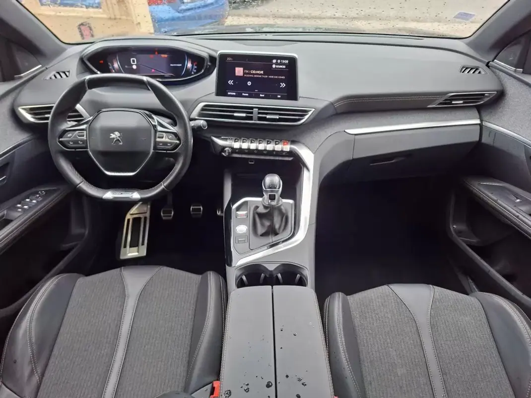 Peugeot 5008 2017 - 16500 EUR, 30000 km - AUTO.MOTO.pt - 30000km - foto 32 de 35