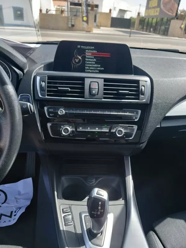 BMW 116 2017 - 17900 EUR, 140000 km - AUTO.MOTO.pt - 140000km - foto 6 de 11