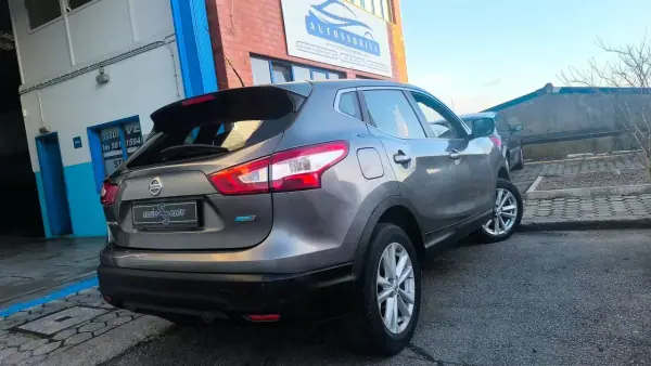 Nissan Qashqai 2015 - 13500 EUR, 165000 km - AUTO.MOTO.pt - 165000km - foto 9 de 16