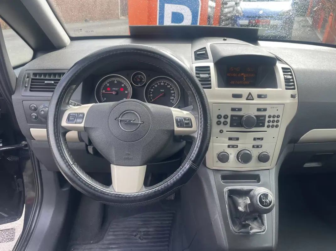 Opel Zafira 2009 - 3950 EUR, 309758 km - AUTO.MOTO.pt - 309758km - foto 11 de 13