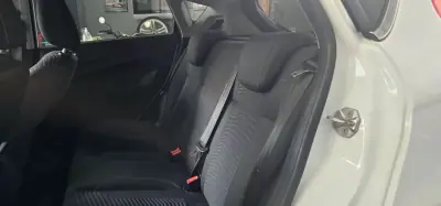 Ford Fiesta 2015 - 6990 EUR, 185000 km - AUTO.MOTO.pt - 185000km - foto 12 de 17