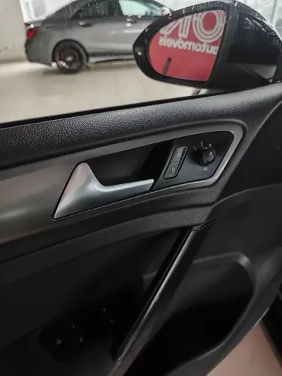 Volkswagen Golf 2013 - 10750 EUR, 198000 km - AUTO.MOTO.pt - 198000km - foto 22 de 34