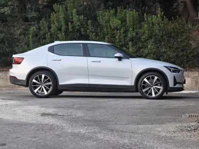 Polestar 2 2022 - 26999 EUR, 97803 km - 97803km - foto 9 de 30
